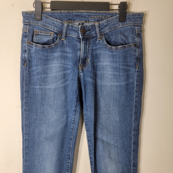 4/$20 GAP Straight Leg Stretch Distressed Jeans Size 6 - Picture 3 of 7